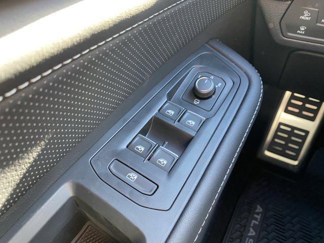 new 2026 Volkswagen Atlas Cross Sport car, priced at $54,782