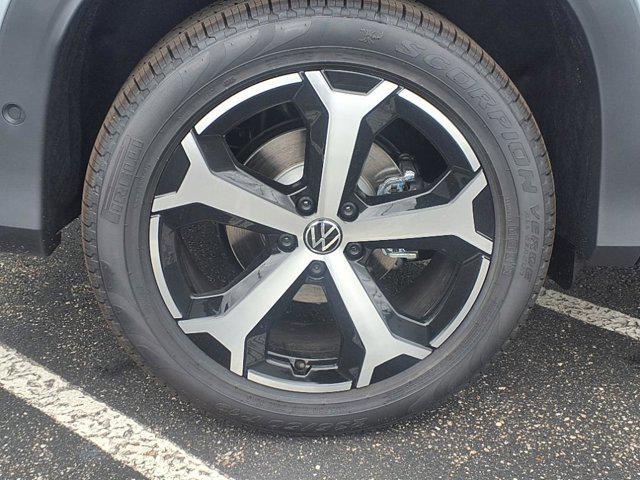 new 2025 Volkswagen Tiguan car, priced at $36,224