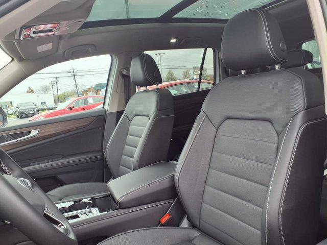 new 2025 Volkswagen Atlas car, priced at $50,670
