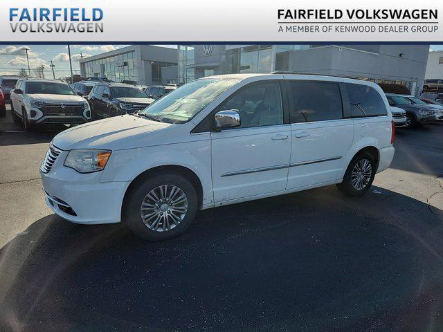 used 2014 Chrysler Town & Country car