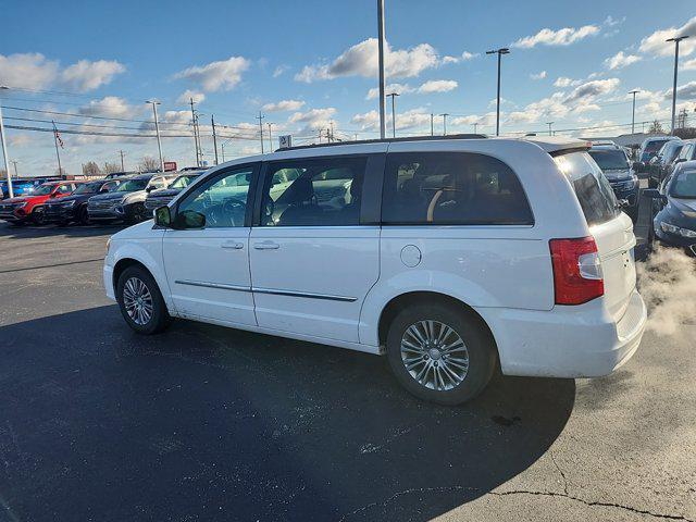 used 2014 Chrysler Town & Country car