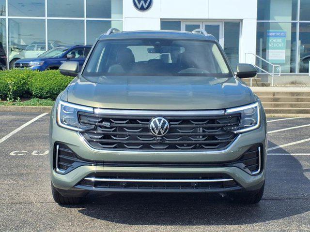 new 2025 Volkswagen Atlas car, priced at $53,761