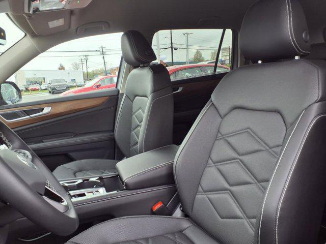 new 2025 Volkswagen Atlas car, priced at $45,293