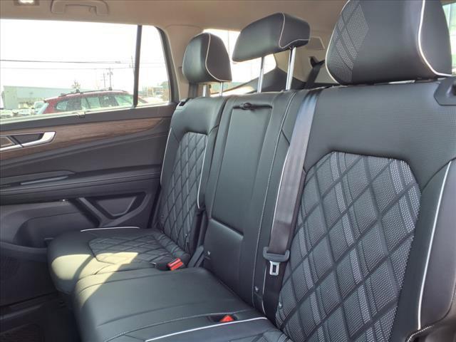 new 2025 Volkswagen Atlas car, priced at $53,761
