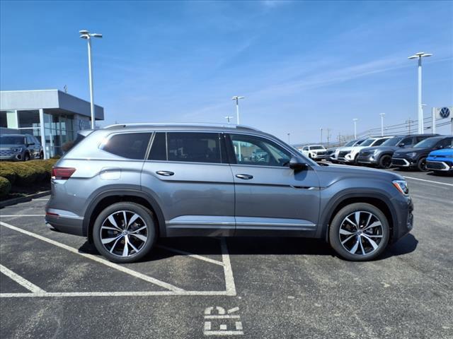 new 2025 Volkswagen Atlas car, priced at $53,761