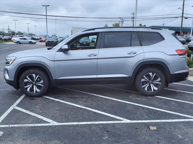 new 2024 Volkswagen Atlas car, priced at $42,018