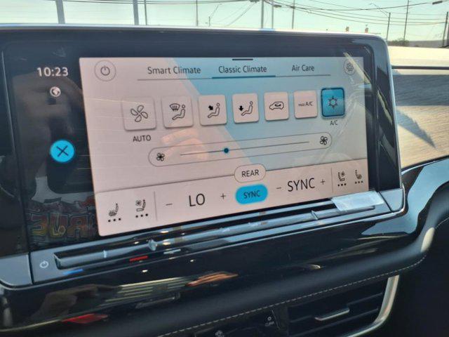 new 2025 Volkswagen Atlas car, priced at $53,761