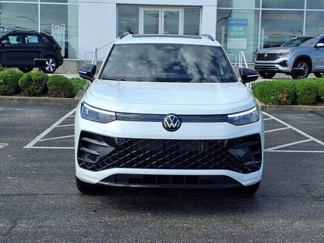 new 2025 Volkswagen Tiguan car, priced at $38,203