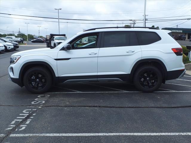 new 2024 Volkswagen Atlas car, priced at $54,376