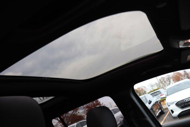 used 2022 Mercedes-Benz GLB 250 car, priced at $27,995