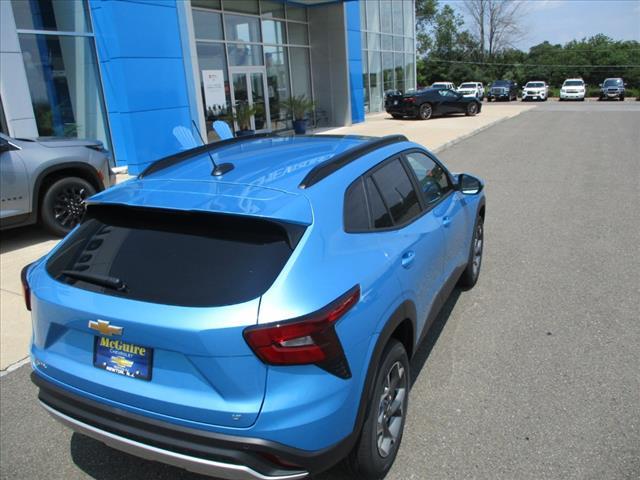 new 2025 Chevrolet Trax car, priced at $26,275