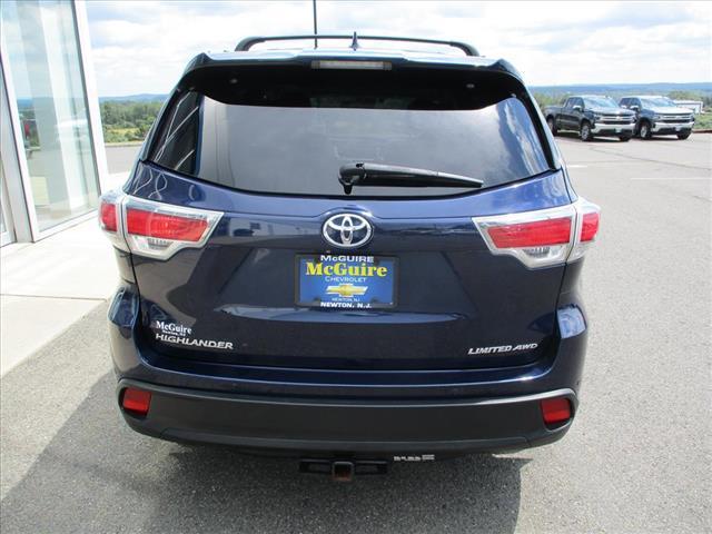 used 2016 Toyota Highlander car, priced at $17,495