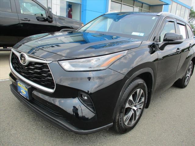used 2021 Toyota Highlander car, priced at $32,495