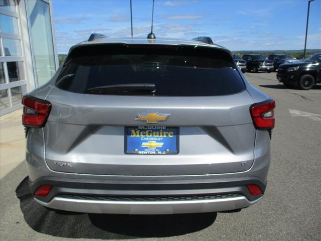 new 2025 Chevrolet Trax car, priced at $24,095