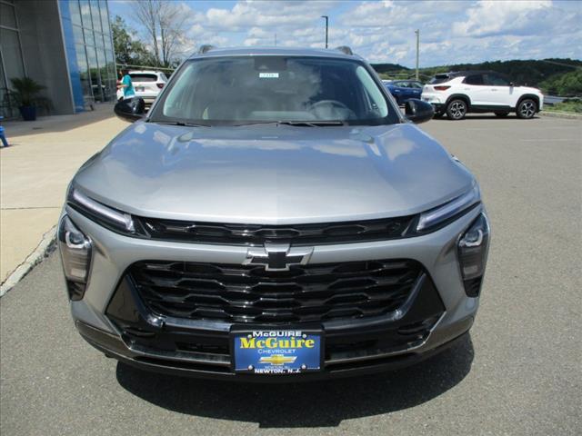 new 2025 Chevrolet Trax car, priced at $27,735