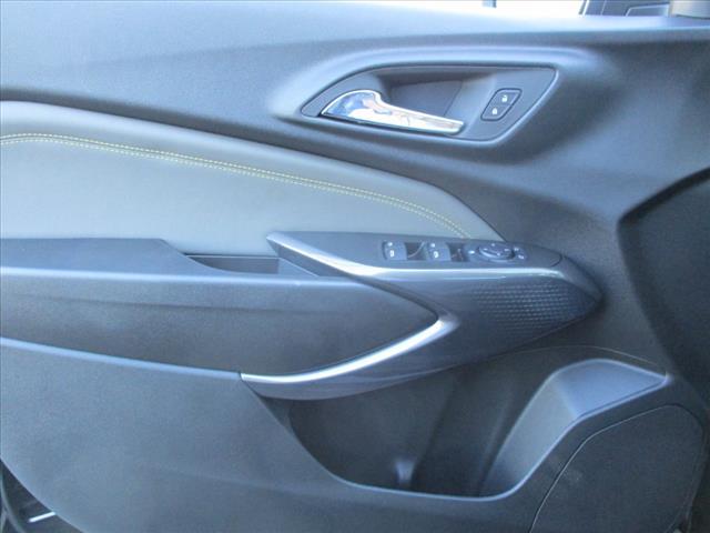 new 2025 Chevrolet Trax car, priced at $27,735