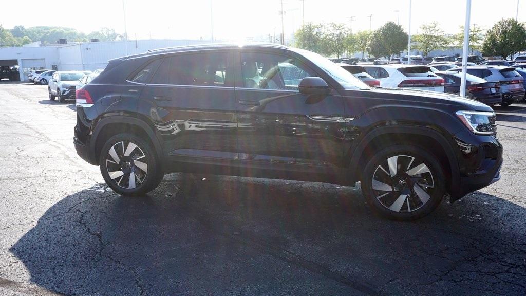 new 2026 Volkswagen Atlas Cross Sport car, priced at $48,681