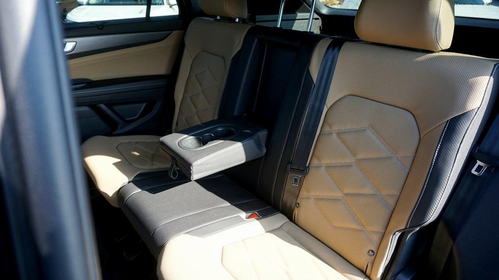 new 2026 Volkswagen Atlas Cross Sport car, priced at $48,681