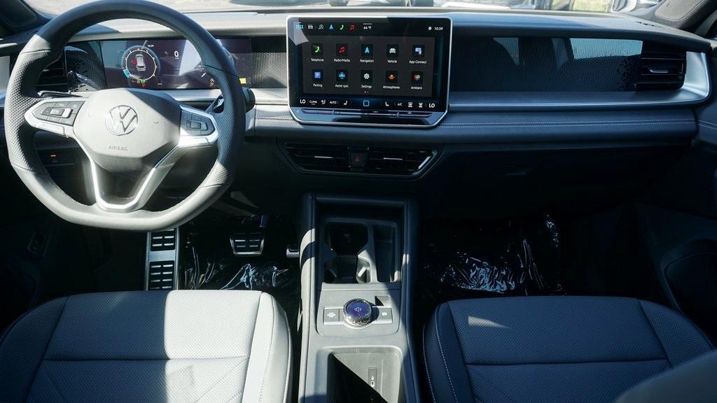 new 2025 Volkswagen Tiguan car, priced at $37,816