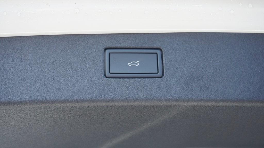 new 2025 Volkswagen Tiguan car, priced at $37,816