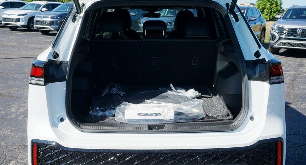 new 2025 Volkswagen Tiguan car, priced at $37,816