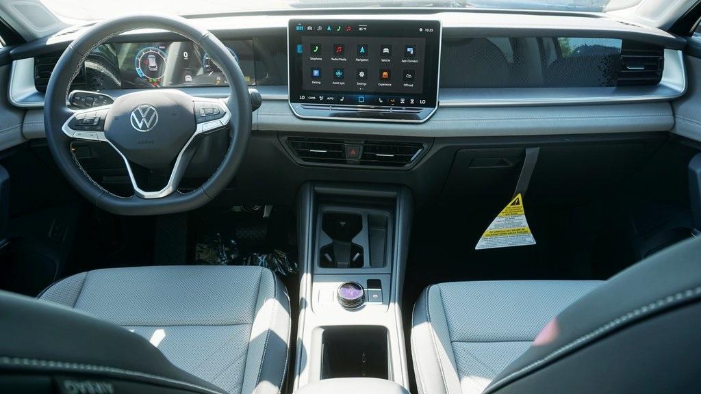 new 2025 Volkswagen Tiguan car, priced at $37,015