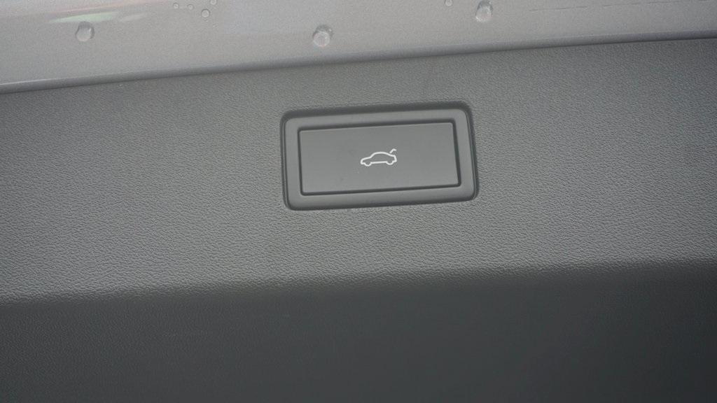 new 2025 Volkswagen Tiguan car, priced at $35,623