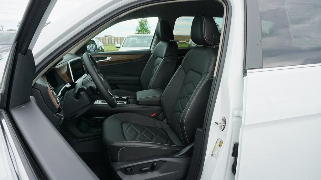 new 2024 Volkswagen Atlas car, priced at $44,640