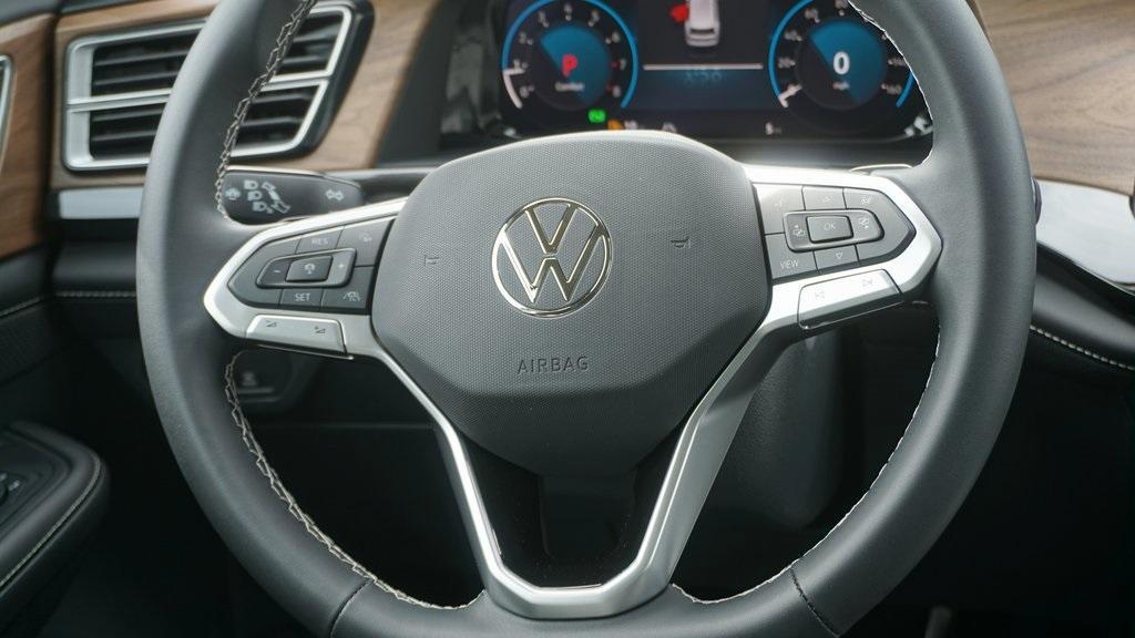 new 2025 Volkswagen Atlas car, priced at $48,990