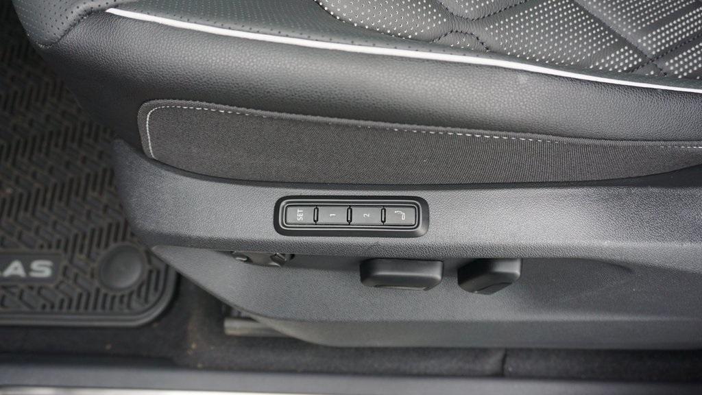 new 2026 Volkswagen Atlas car, priced at $58,746