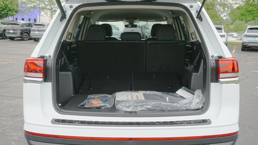 new 2025 Volkswagen Atlas car, priced at $42,750