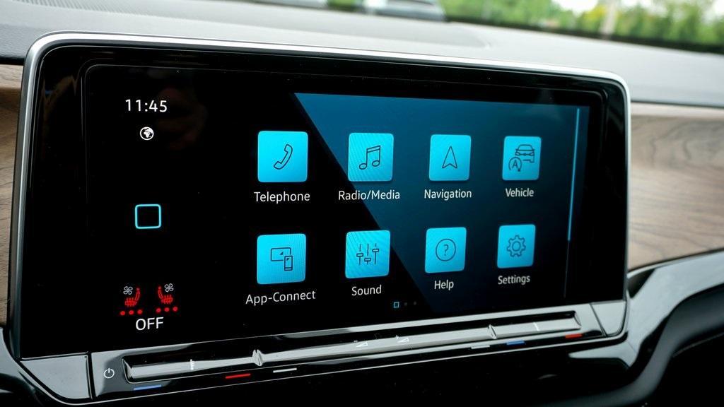 new 2025 Volkswagen Atlas car, priced at $42,750