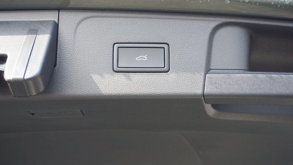 new 2026 Volkswagen Atlas car, priced at $49,050