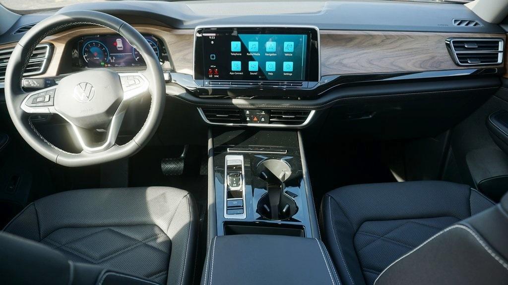 new 2026 Volkswagen Atlas car, priced at $49,050