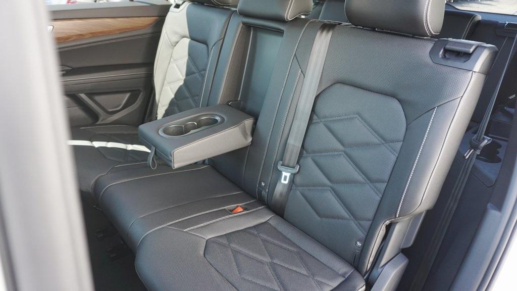 new 2026 Volkswagen Atlas car, priced at $43,784