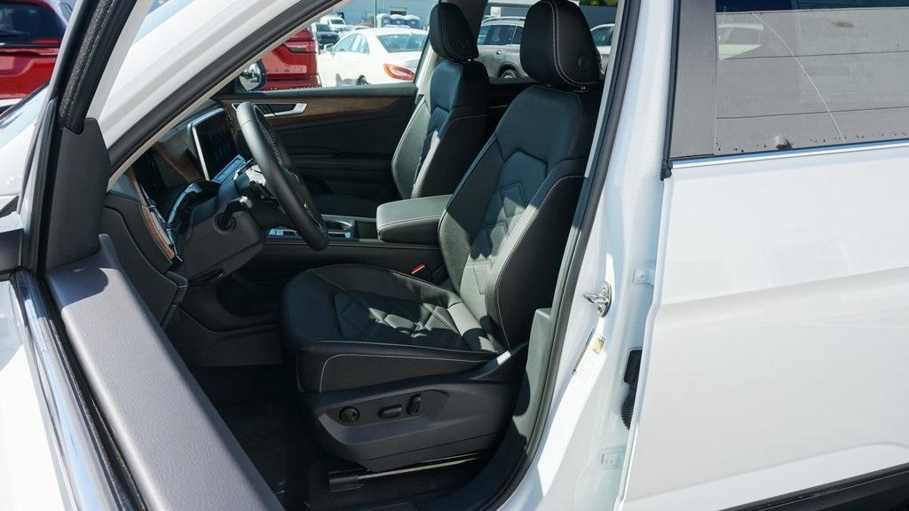 new 2026 Volkswagen Atlas car, priced at $43,784