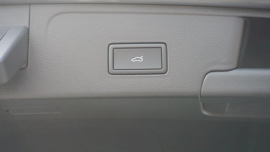 new 2026 Volkswagen Atlas Cross Sport car, priced at $56,936