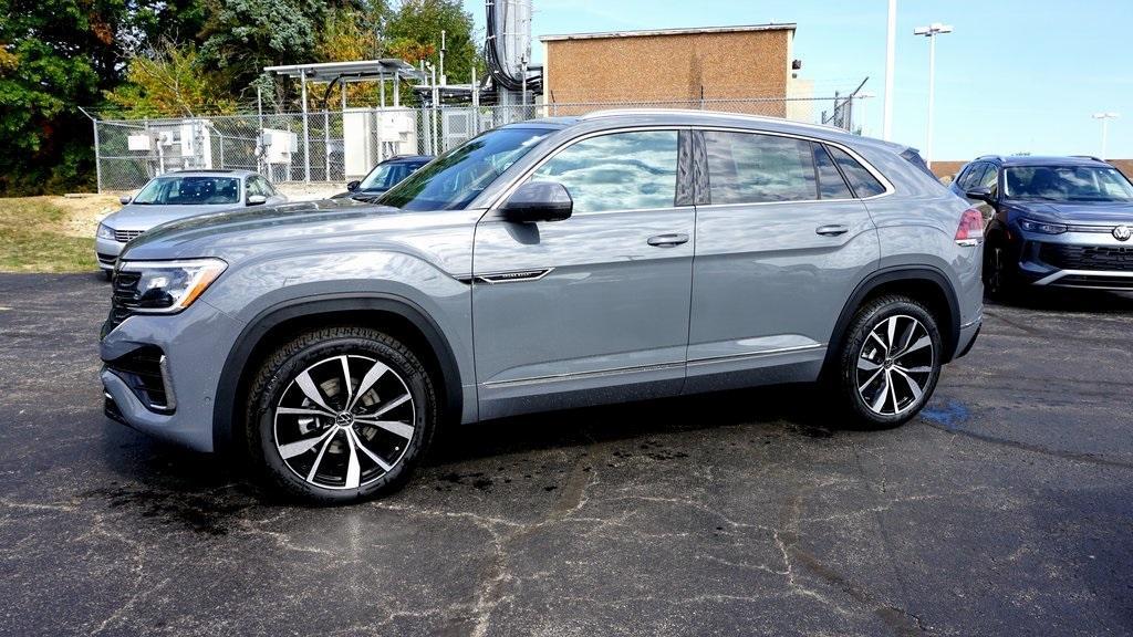 new 2026 Volkswagen Atlas Cross Sport car, priced at $56,936