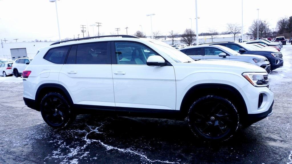 new 2025 Volkswagen Atlas car, priced at $47,562