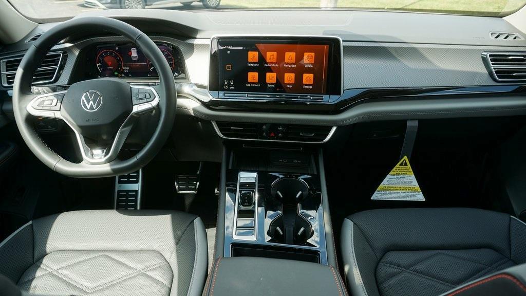 new 2025 Volkswagen Atlas car, priced at $49,716