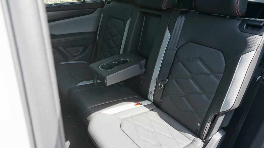 new 2025 Volkswagen Atlas car, priced at $49,716