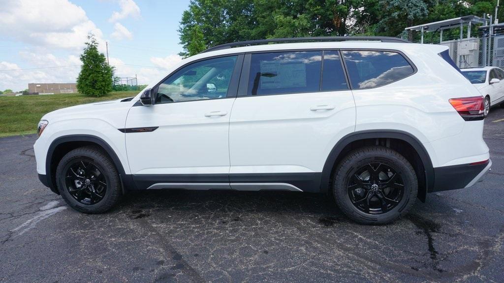 new 2025 Volkswagen Atlas car, priced at $49,716