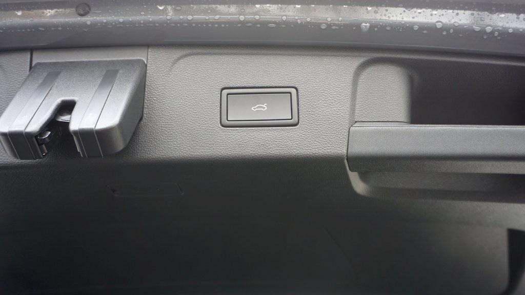 new 2026 Volkswagen Atlas car, priced at $57,934