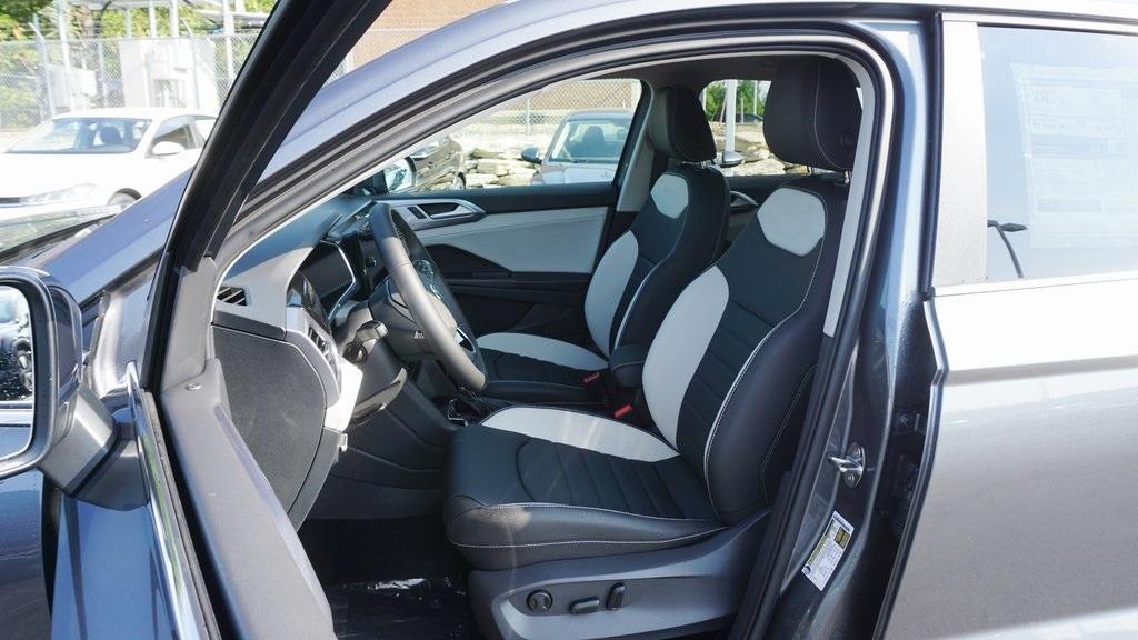 new 2025 Volkswagen Taos car, priced at $37,093