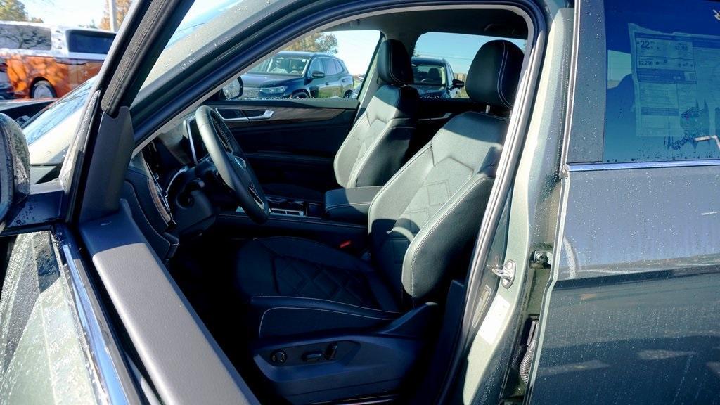 new 2026 Volkswagen Atlas car, priced at $48,950