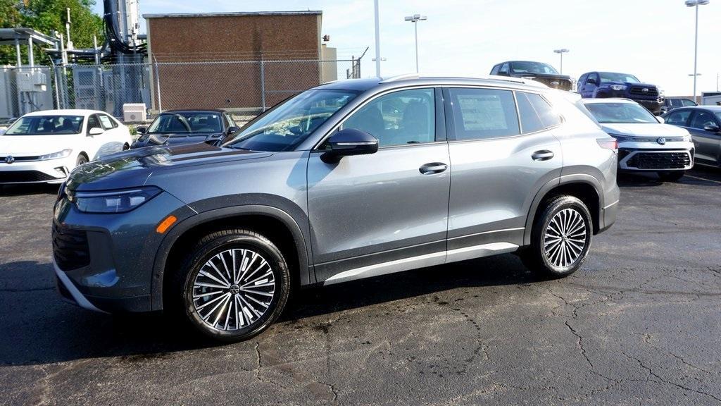 new 2025 Volkswagen Tiguan car, priced at $32,930