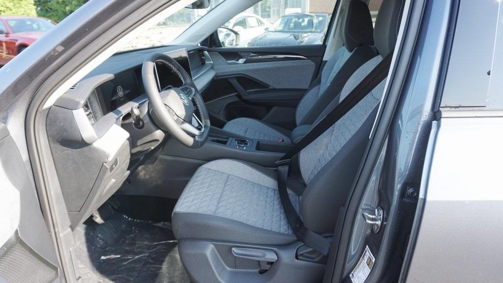 new 2025 Volkswagen Tiguan car, priced at $32,930