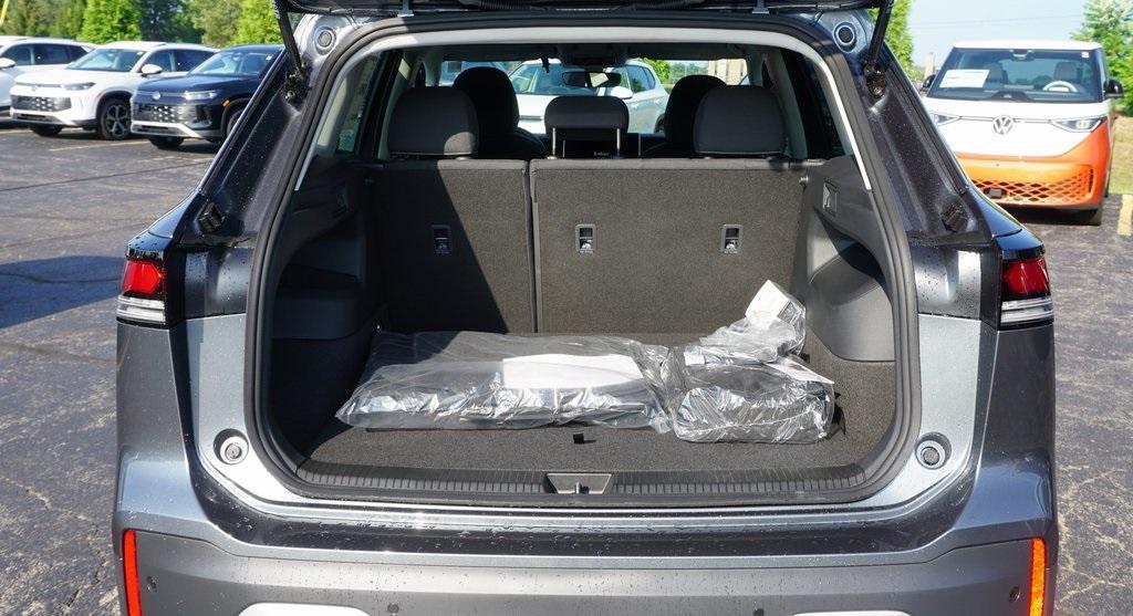 new 2025 Volkswagen Tiguan car, priced at $32,930