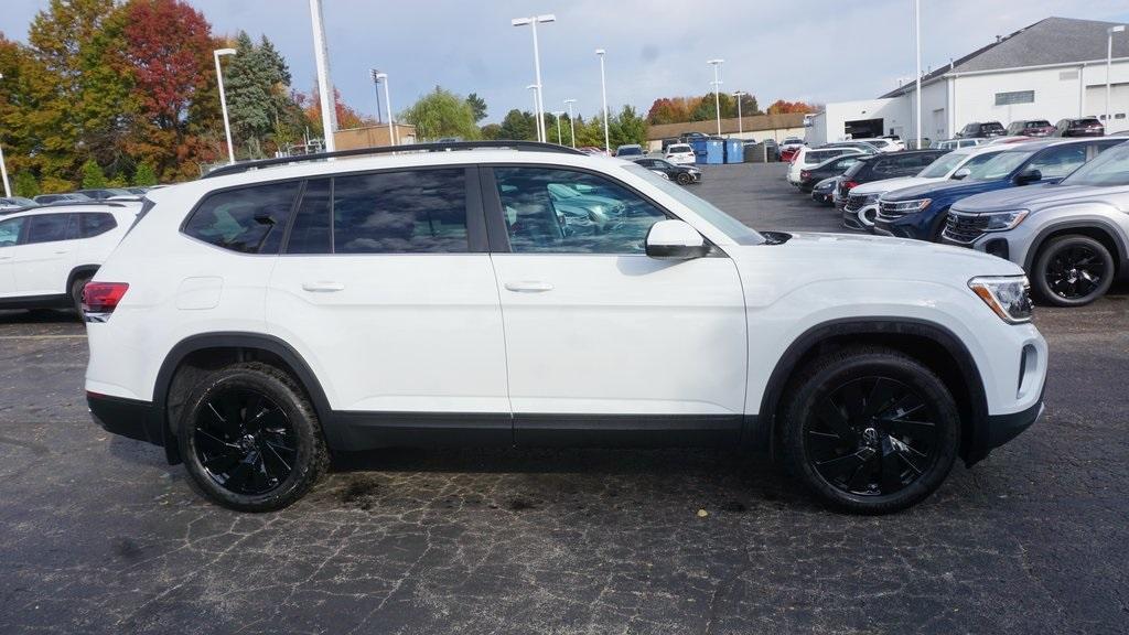 new 2025 Volkswagen Atlas car, priced at $48,060