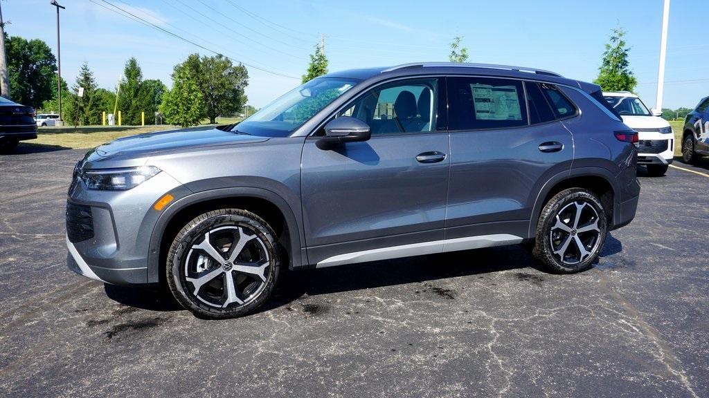 new 2025 Volkswagen Tiguan car, priced at $37,294
